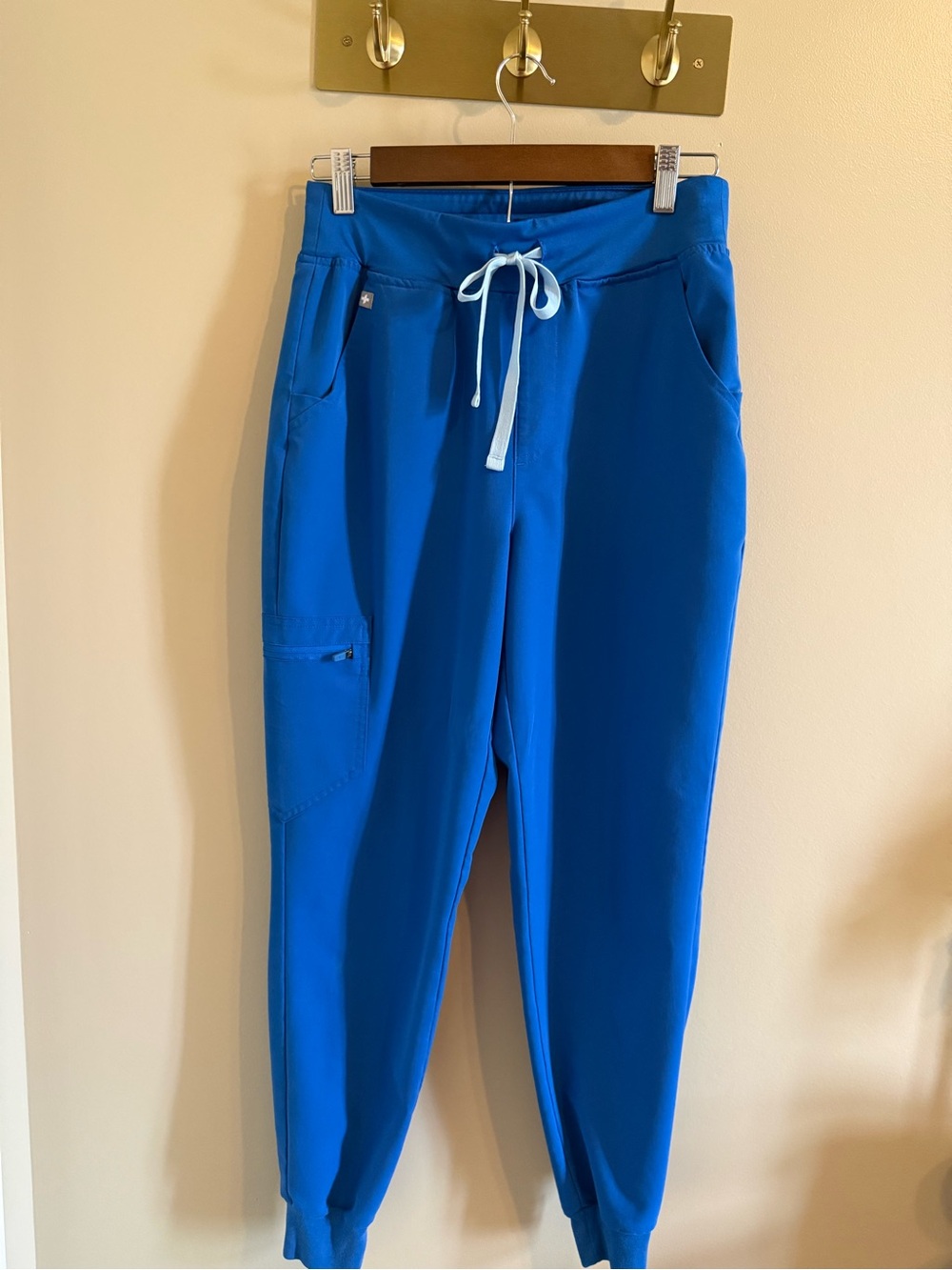 Figs Women’s  Royal Blue Jogger Scrub Pants with Drawstring. Size Small